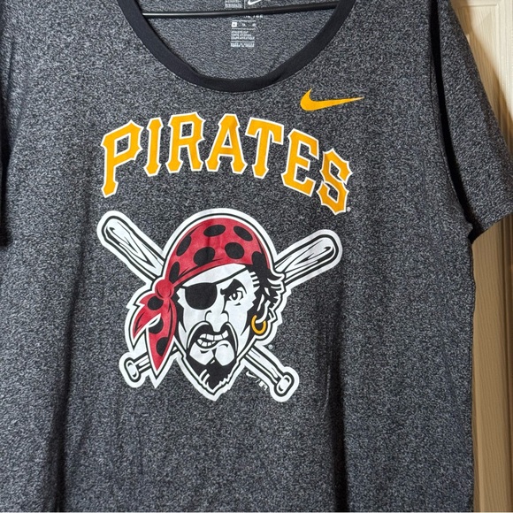 Nike Heathered Gray T-Shirt with Yellow Swoosh - Picture 2 of 5